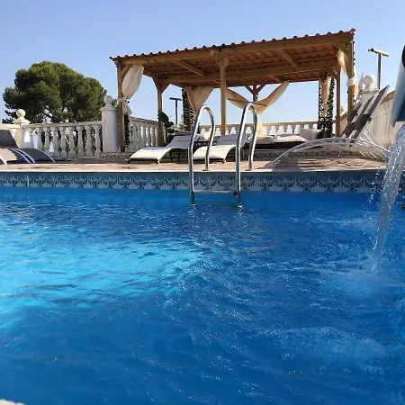 ヴィラ Spacious In With Private Pool And Garden Olocau