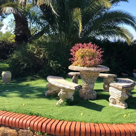 Spacious In With Private Pool And Garden Villa