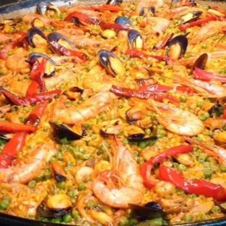 Spacious In With Private Pool And Garden *