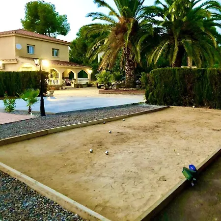 Spacious In With Private Pool And Garden Villa *