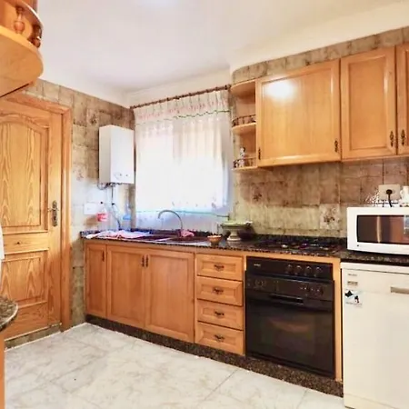 Villa Spacious In With Private Pool And Garden